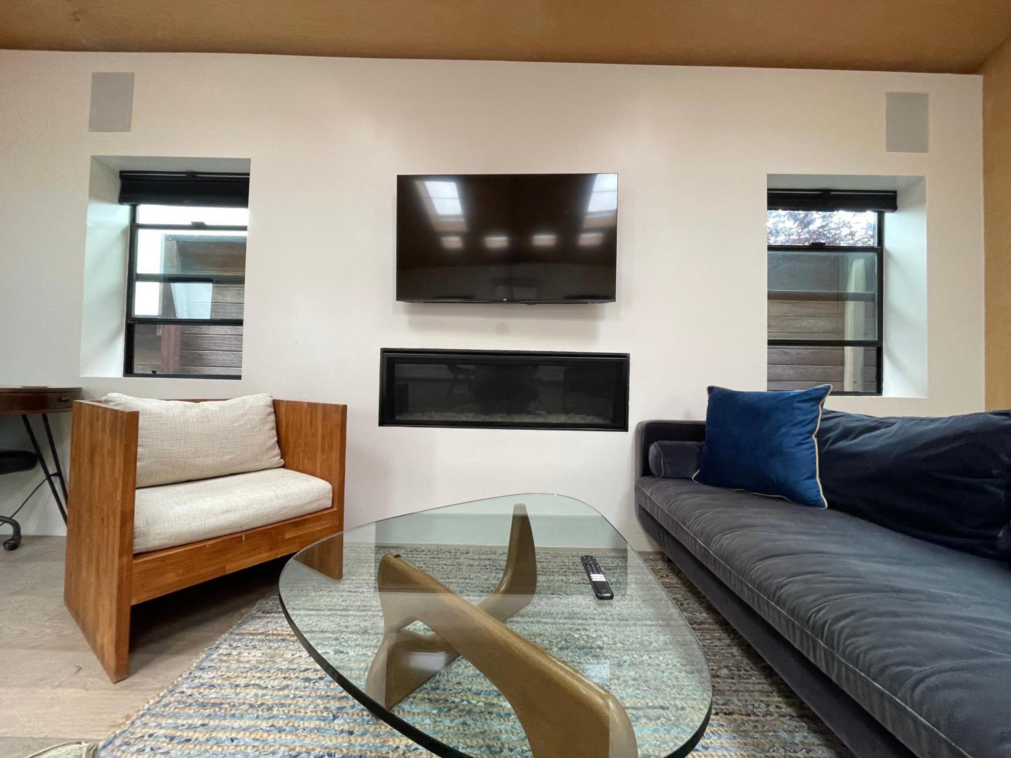 Apartment Venice Beach Bungalow By Artspace Locations *