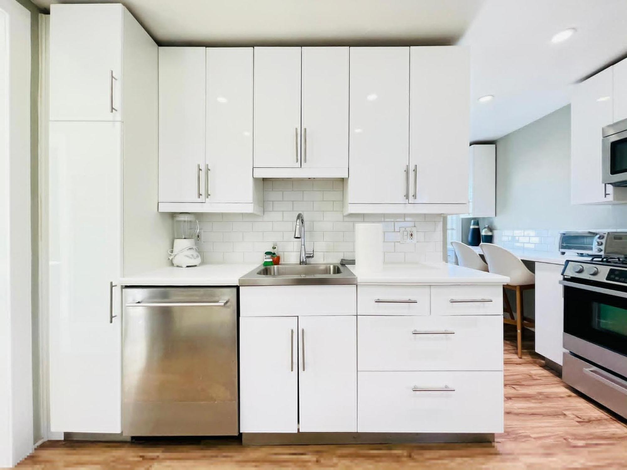 1bd Modern Venice 12b *