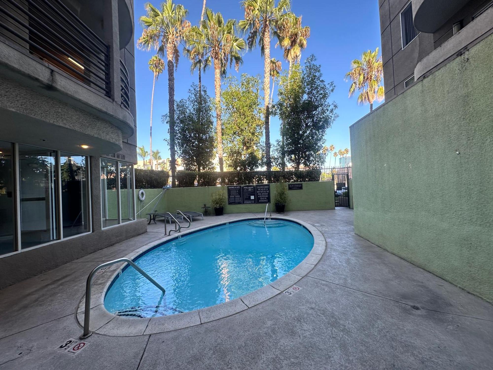 Mid-city Charm 2br Near Hotspots! Apartment Los Angeles