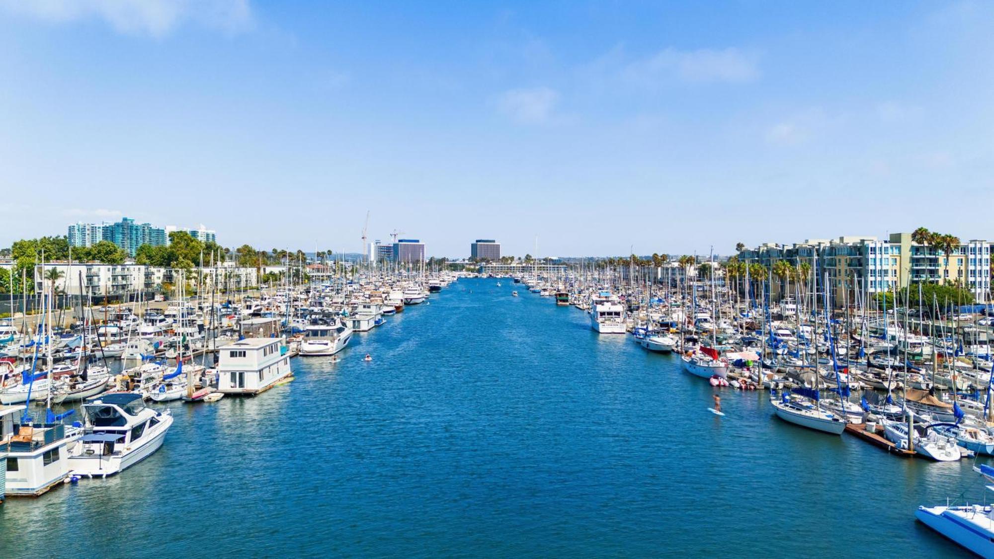 Peridot Palm - Marina Views 2br W Private Large Patio Apartment Los Angeles