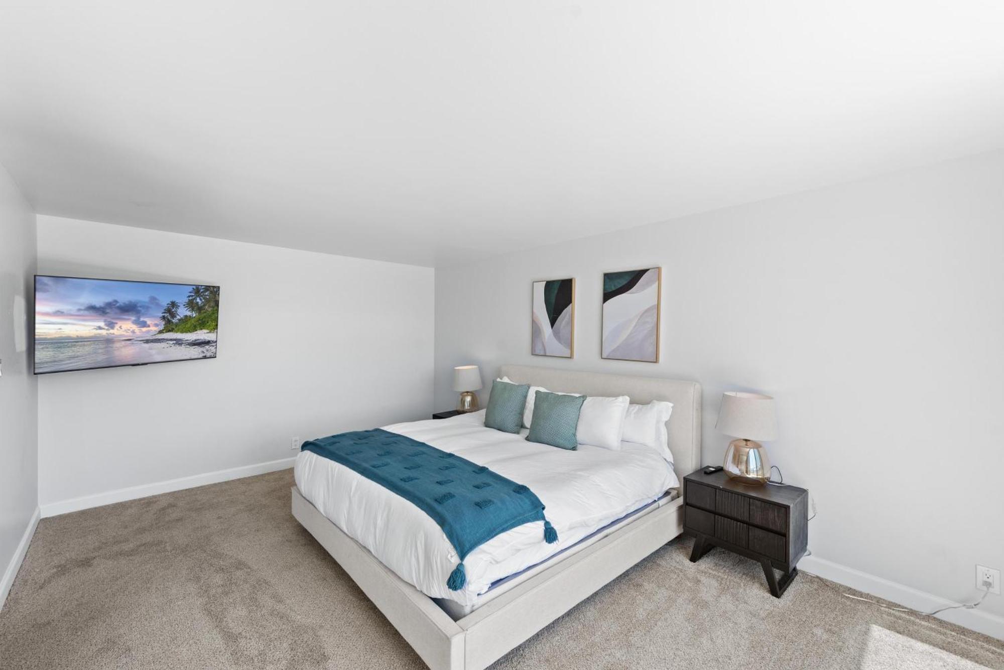 Peridot Palm - Marina Views 2br W Private Large Patio Apartment