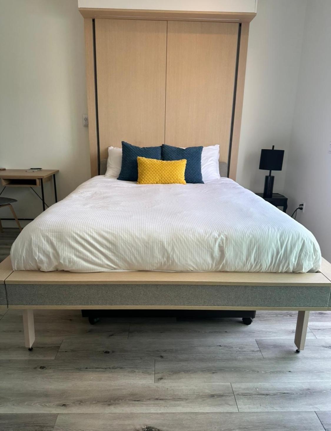 Heart Of Hollywood-walk Of Fame 1bd With View -free Parking, Balcony, Wifi, Rooftop, Gym, Upscale Amenities * Los Angeles