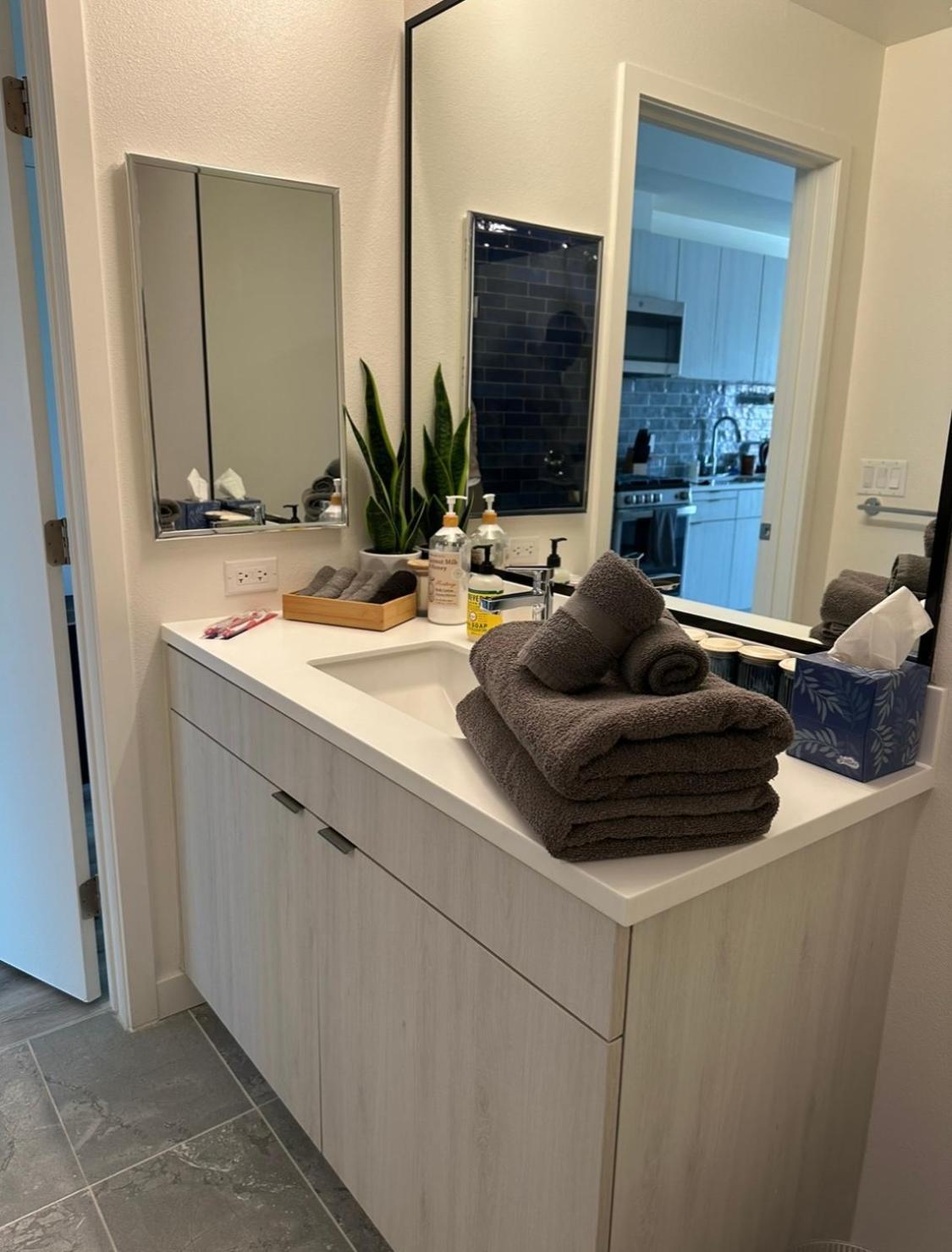 Heart Of Hollywood-walk Of Fame 1bd With View -free Parking, Balcony, Wifi, Rooftop, Gym, Upscale Amenities Apartment *