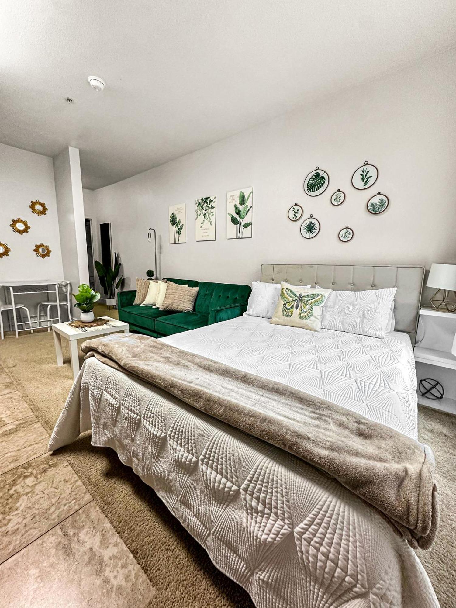 Luxury Marina Del Rey With Parking Gym Pool Apartment