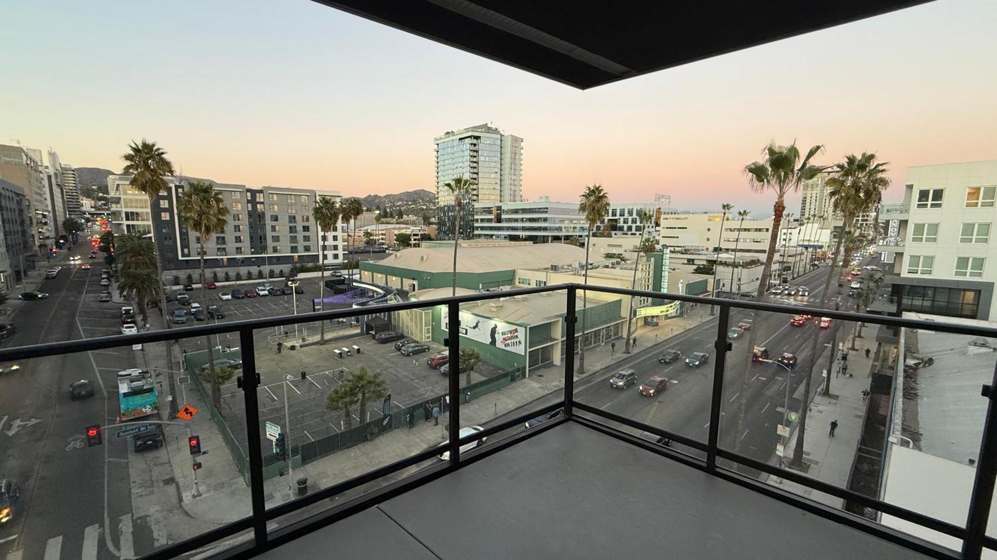 Sunset Lounge On Sunset Blvd With Pool & Jacuzzi * Los Angeles
