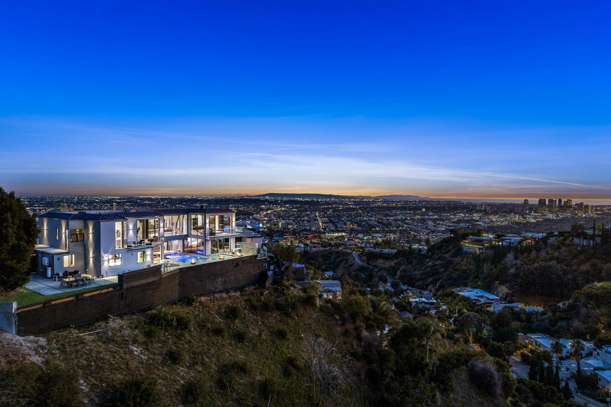 Ocean To Views, Fire Feature, Water Falls Dream Oasis Los Angeles