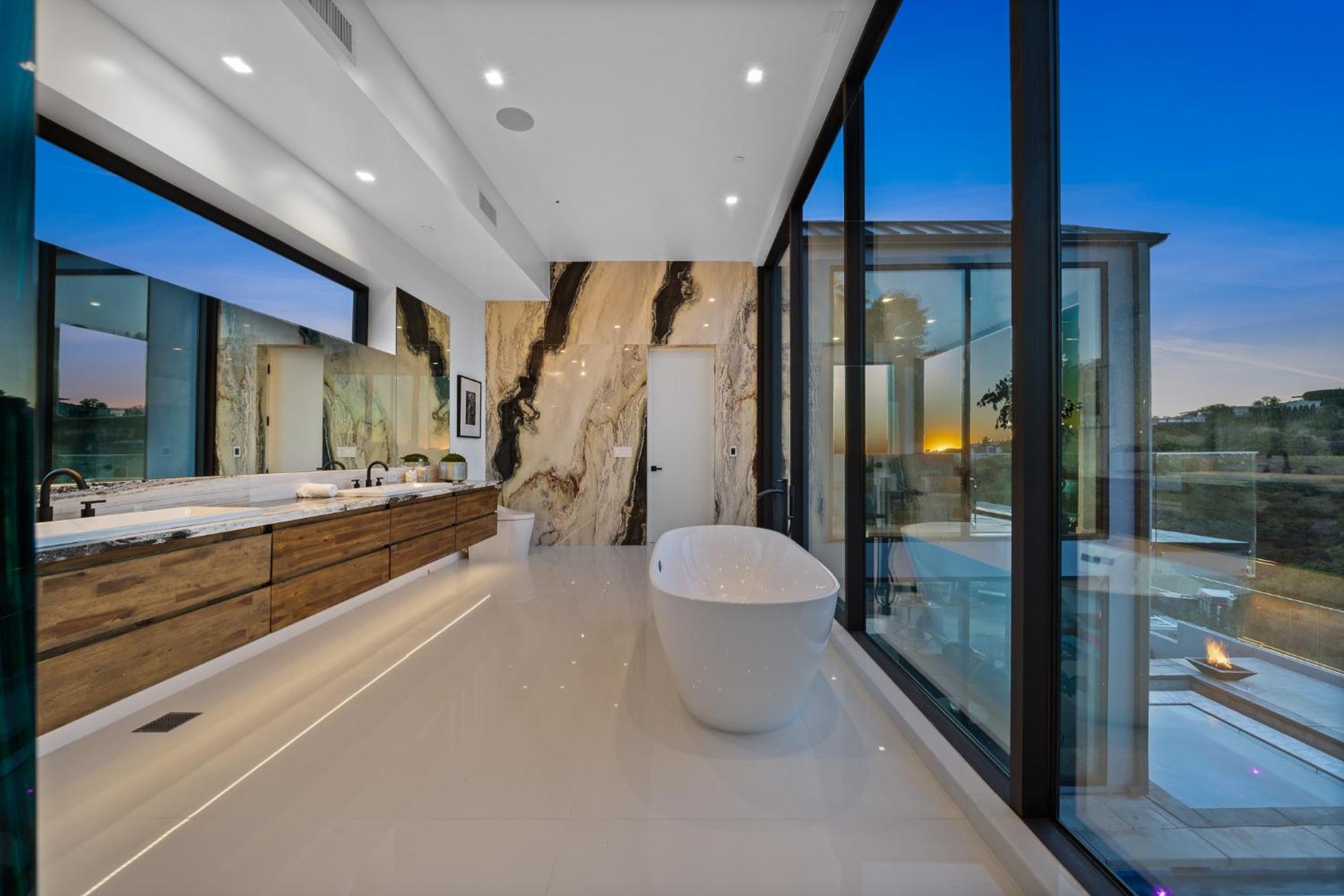 Villa Ocean To Views, Fire Feature, Water Falls Dream Oasis