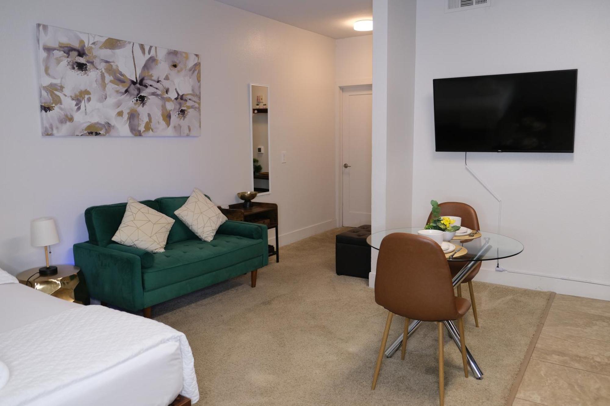Apartment Exclusive In Mdr-venice With Pool, Gym & Hottub