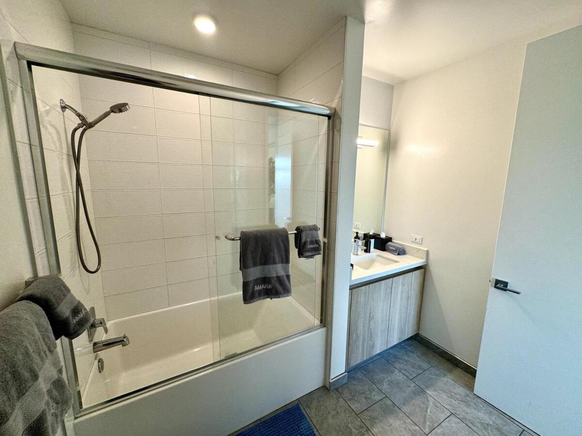 Apartment Penthouse With Views In Hollywood - One Bedroom W Parking *