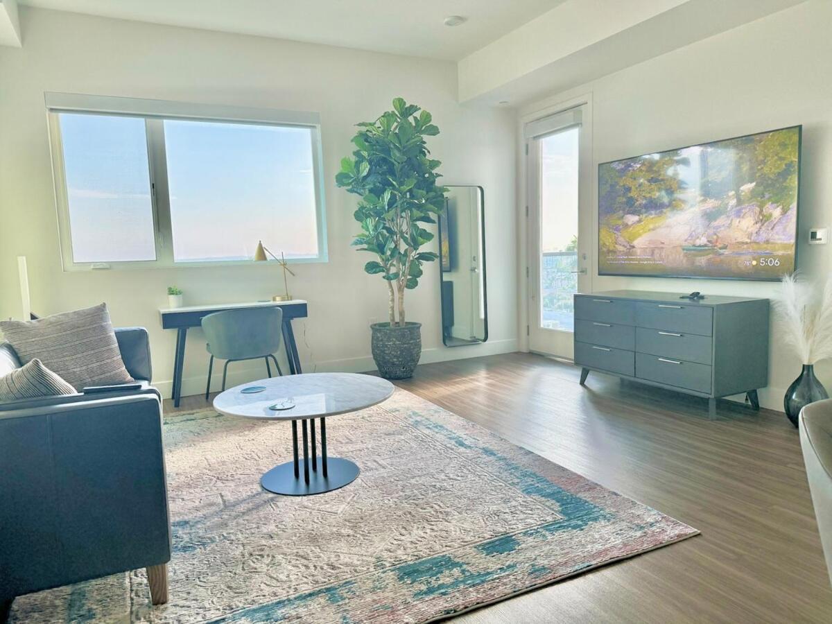 Apartamento Penthouse With Views In Hollywood - One Bedroom W Parking *