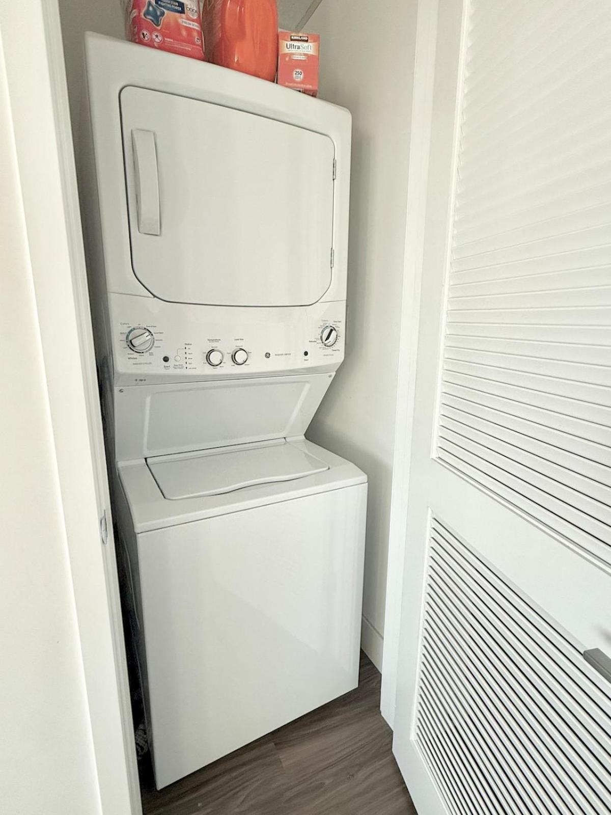 Apartment Penthouse With Views In Hollywood - One Bedroom W Parking Los Angeles