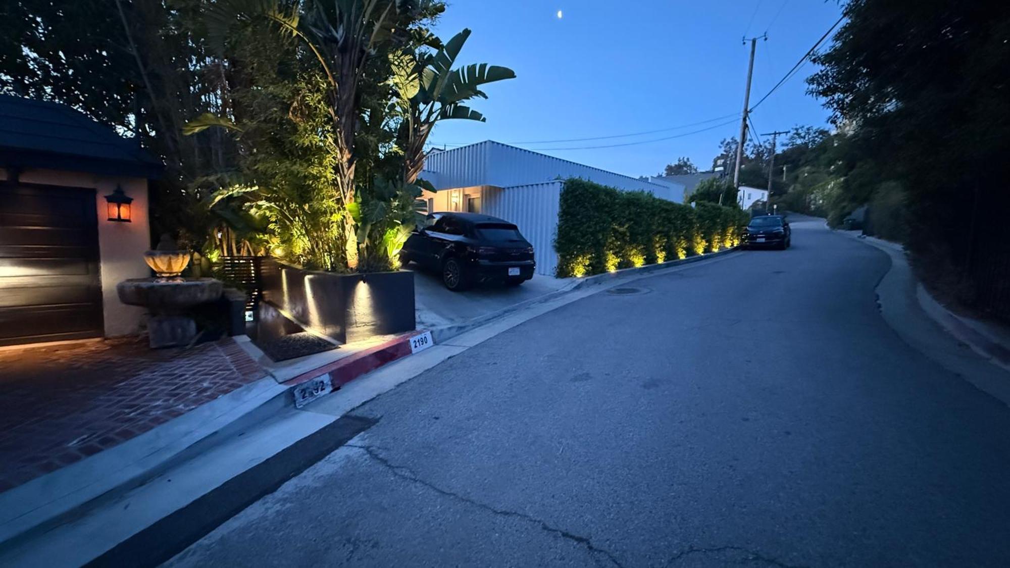 Hollywood Hills Jetliner Views At 1080 Hollywood Los Angeles