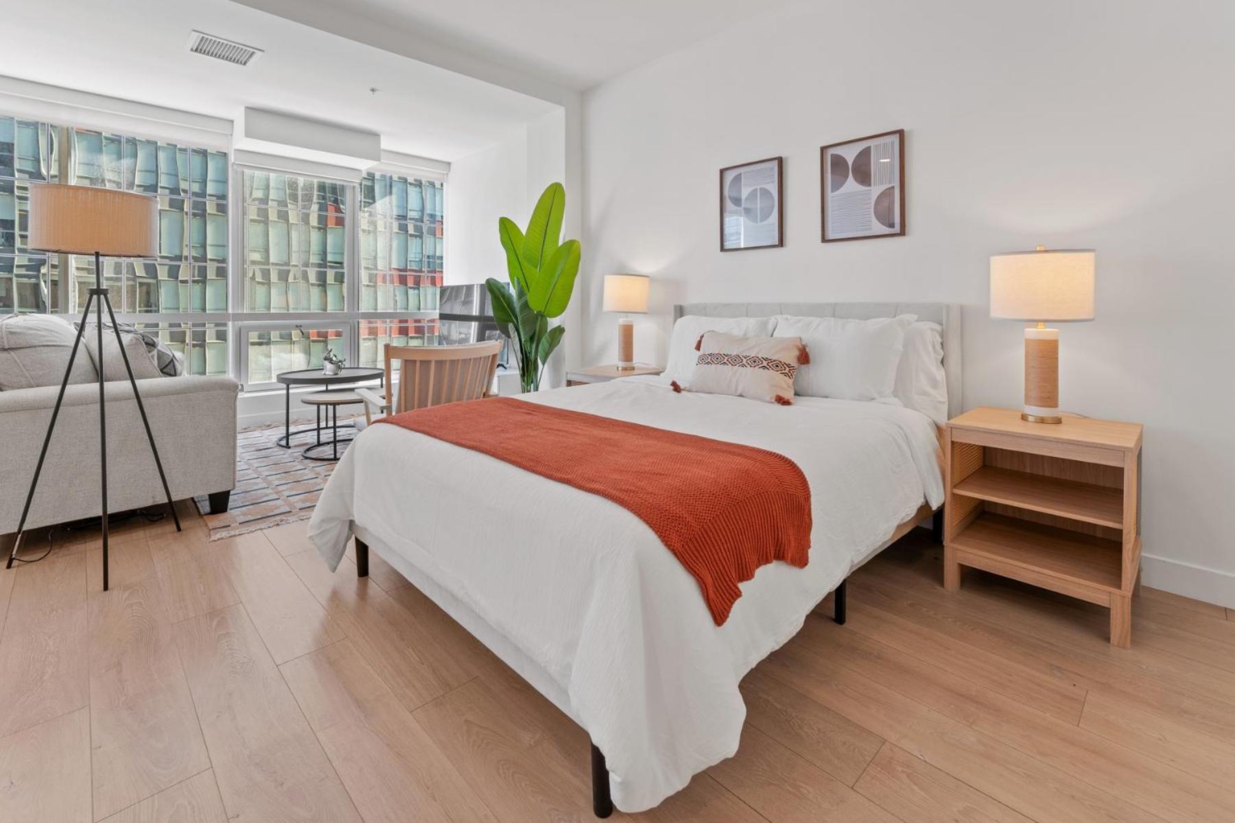 Stylish Downtown La Getaway - Prime Location On Wilshire Blvd! 4*
