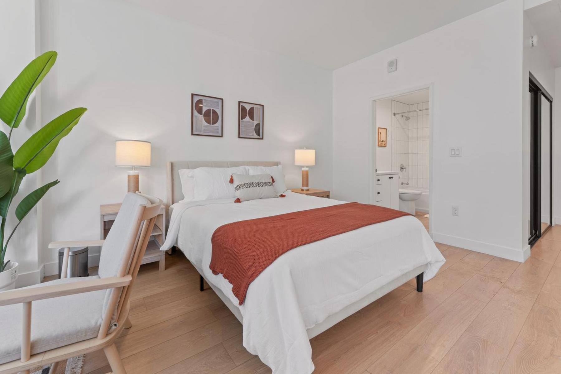 Stylish Downtown La Getaway - Prime Location On Wilshire Blvd! Hotel