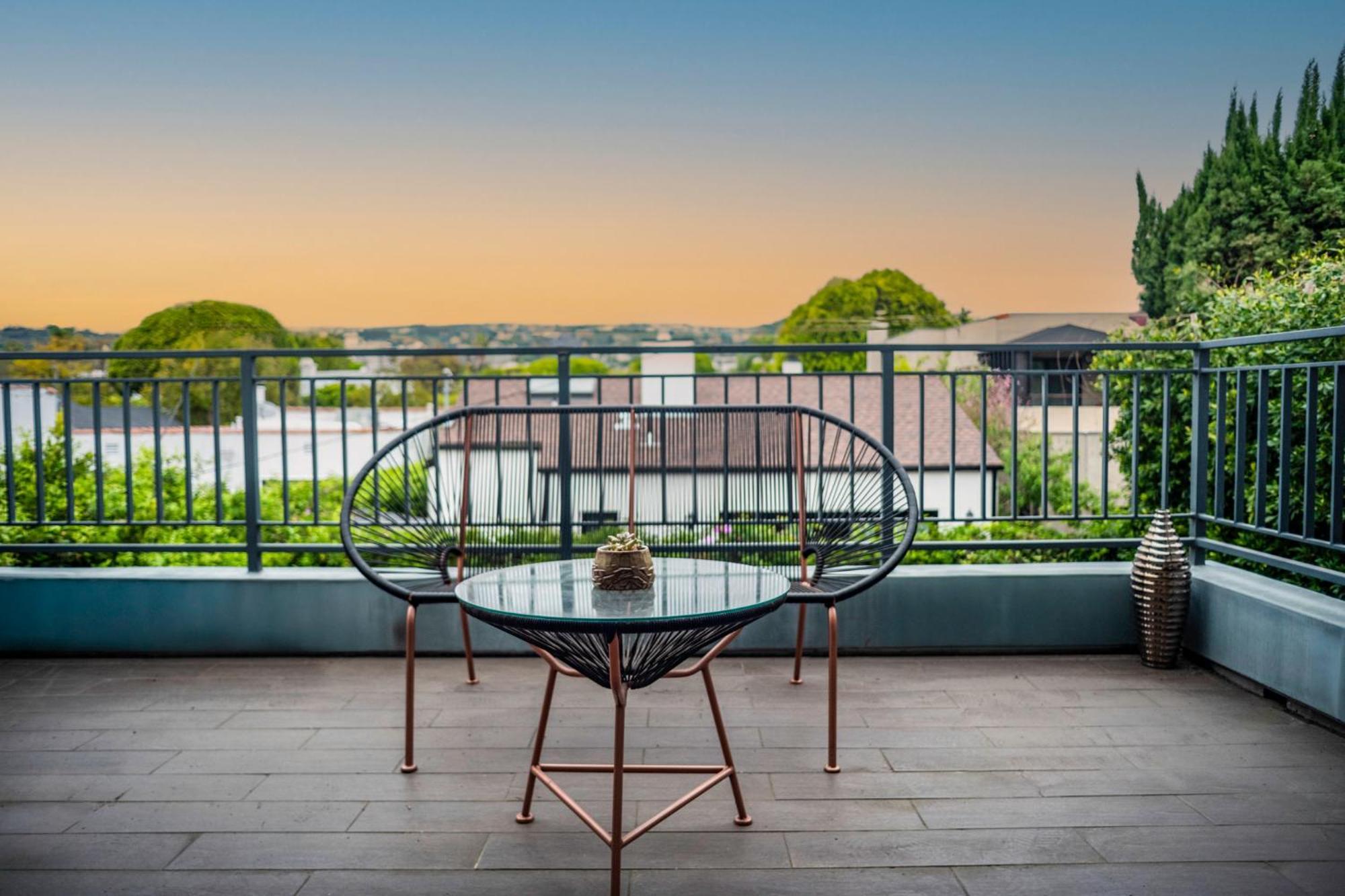 Luxury Living In West Hollywood Modern 3br W Pool & Hot Tub Holiday home