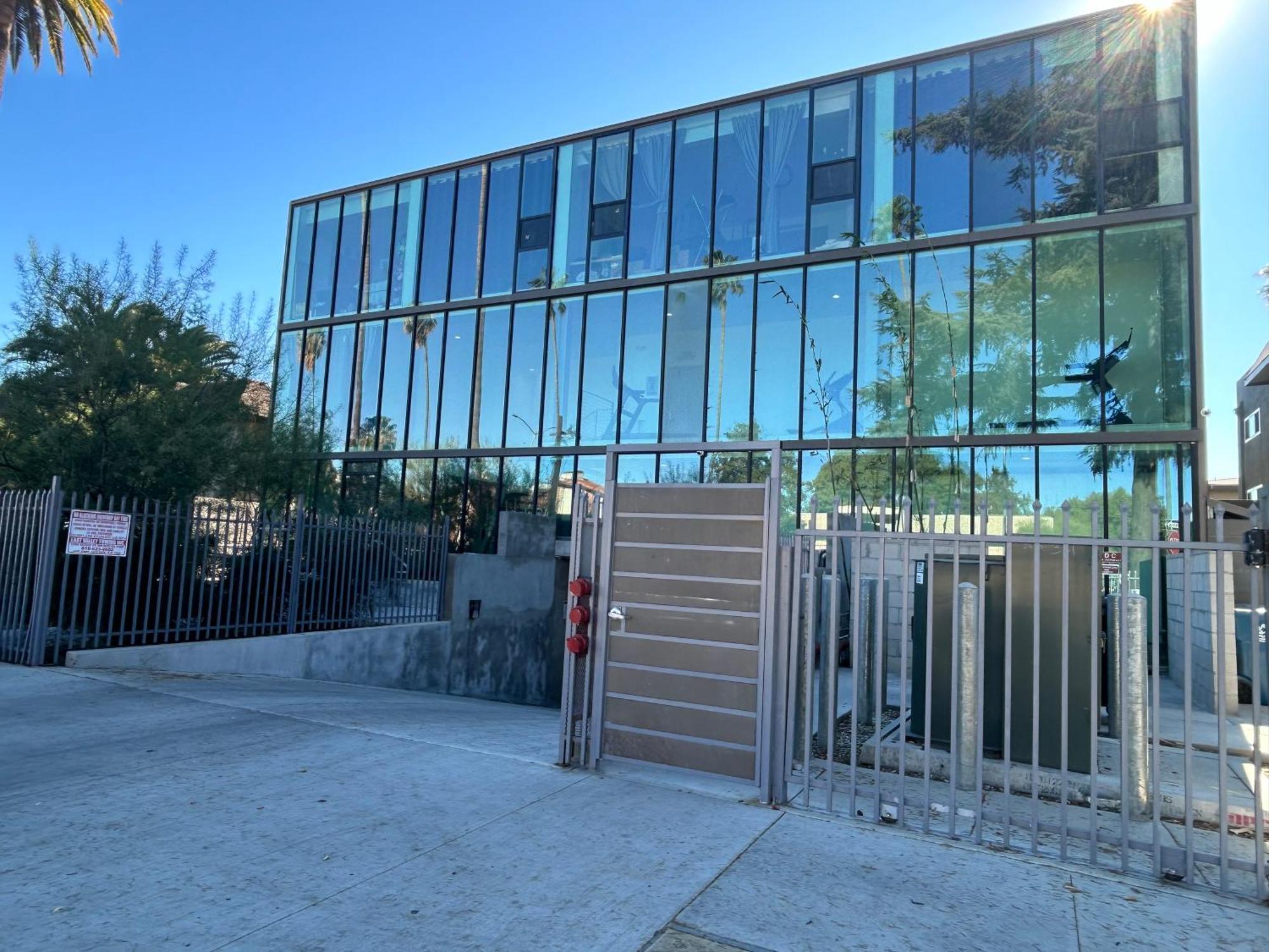 Apartment Newly Gated Stylish Steps To Hollywood 2b2b Los Angeles