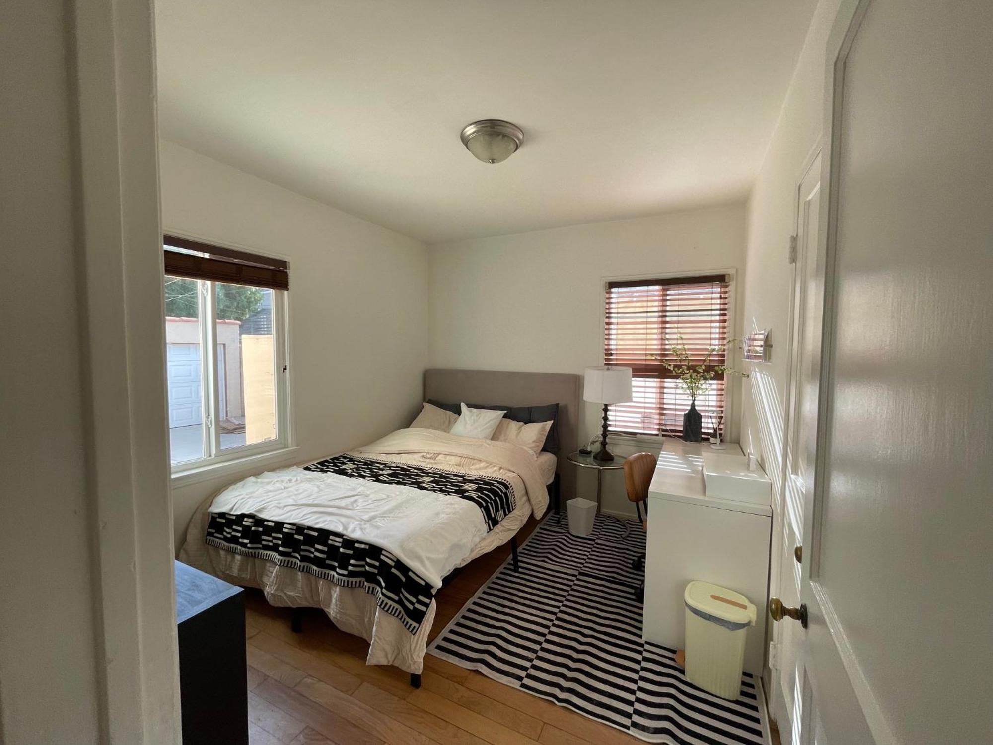 Homestay Coastal Comfort In West Angeles