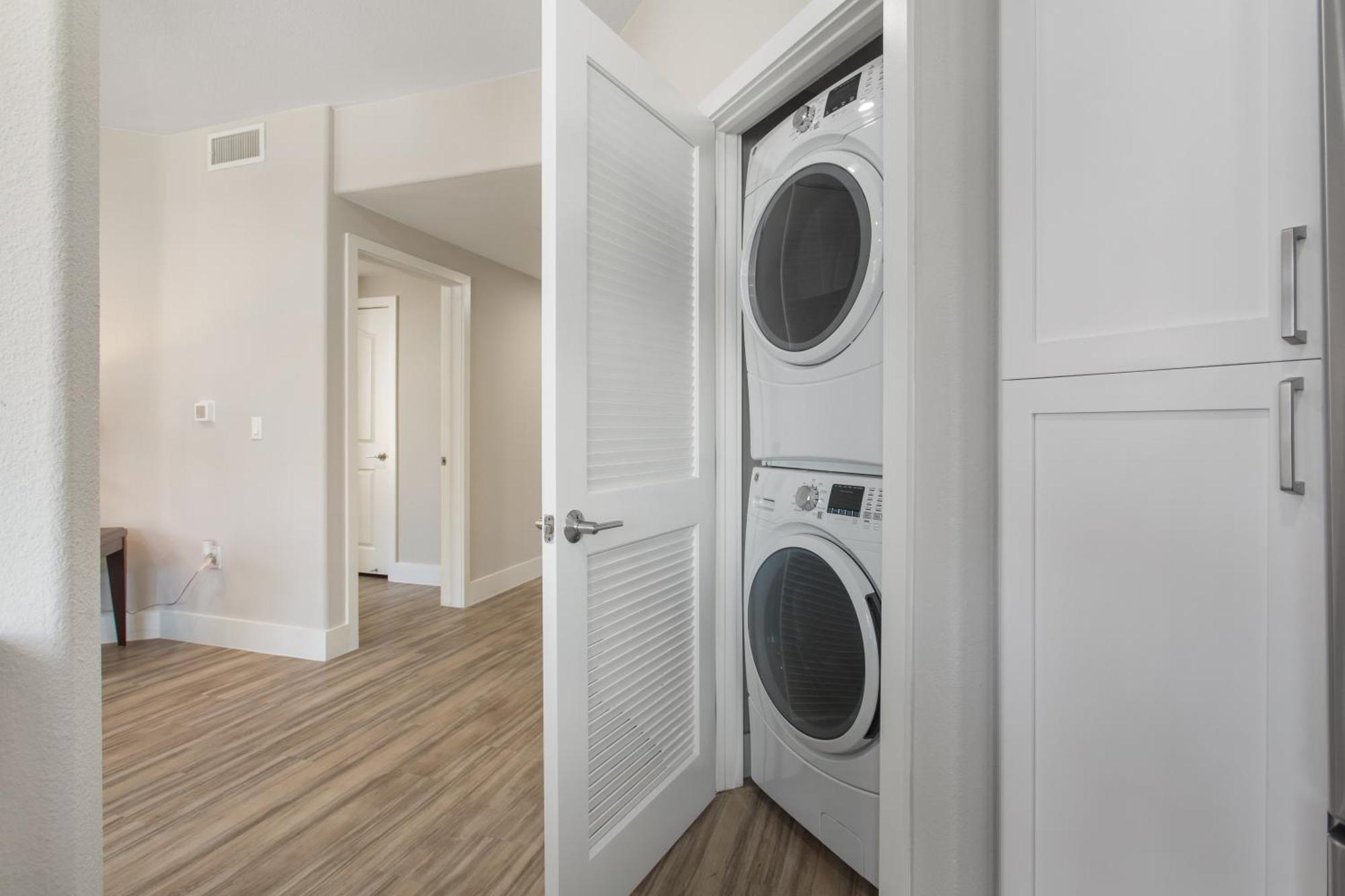 Capsule hotel Landmark Management West La