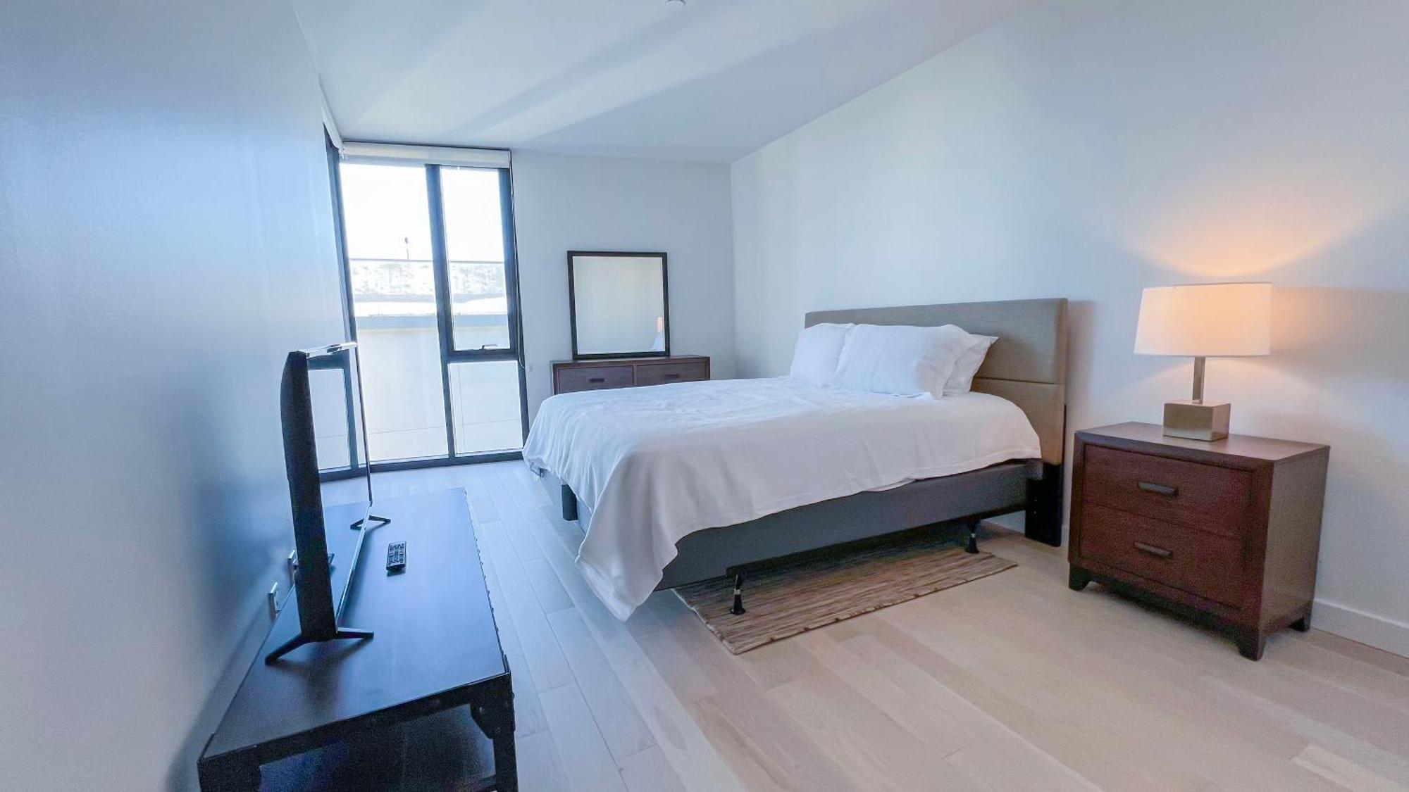Capsule hotel Landmark Management West La Los Angeles