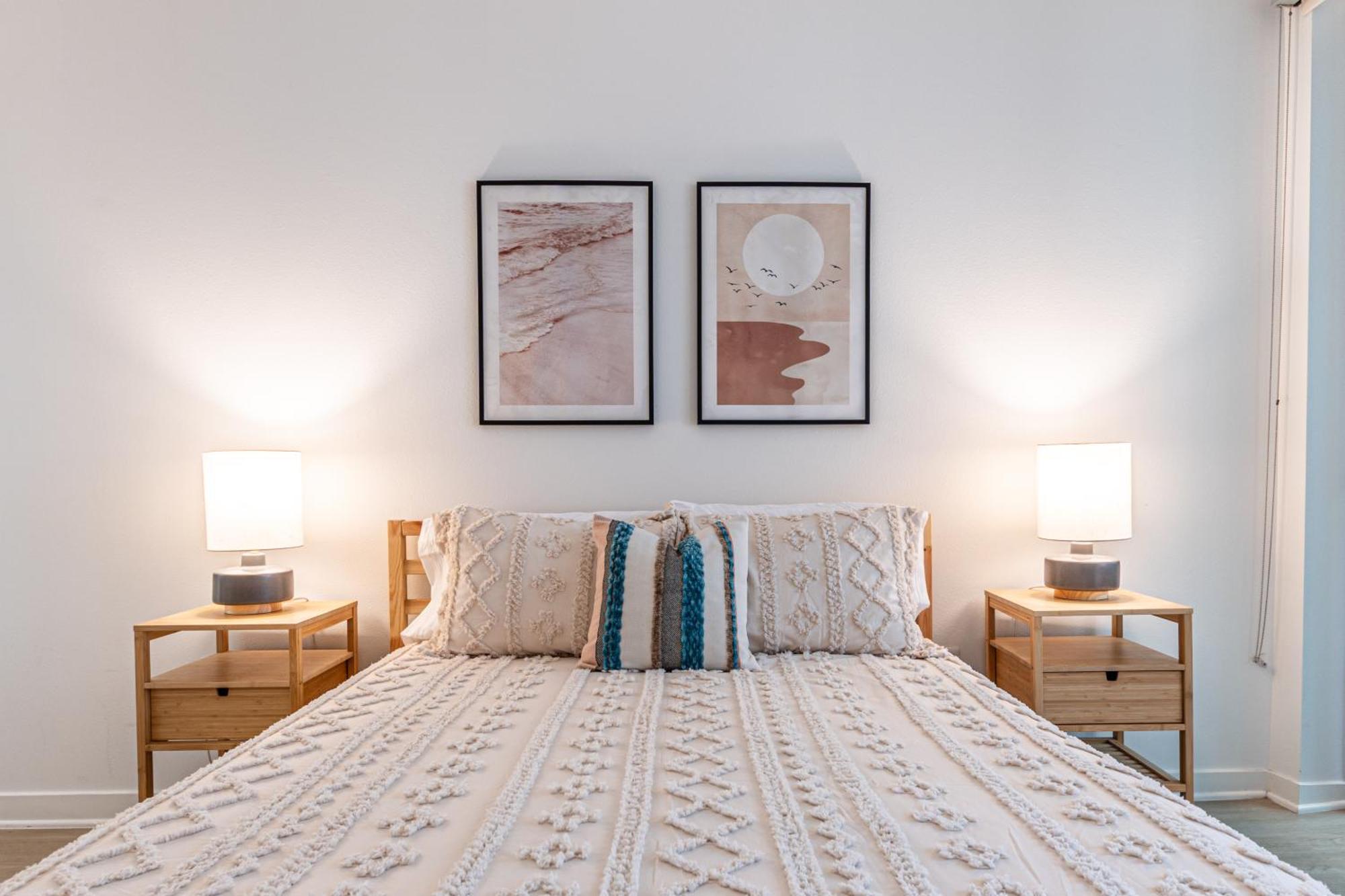 Stylish 2bdr & 2bth - 15 Mins Walk To The Beach! * Los Angeles