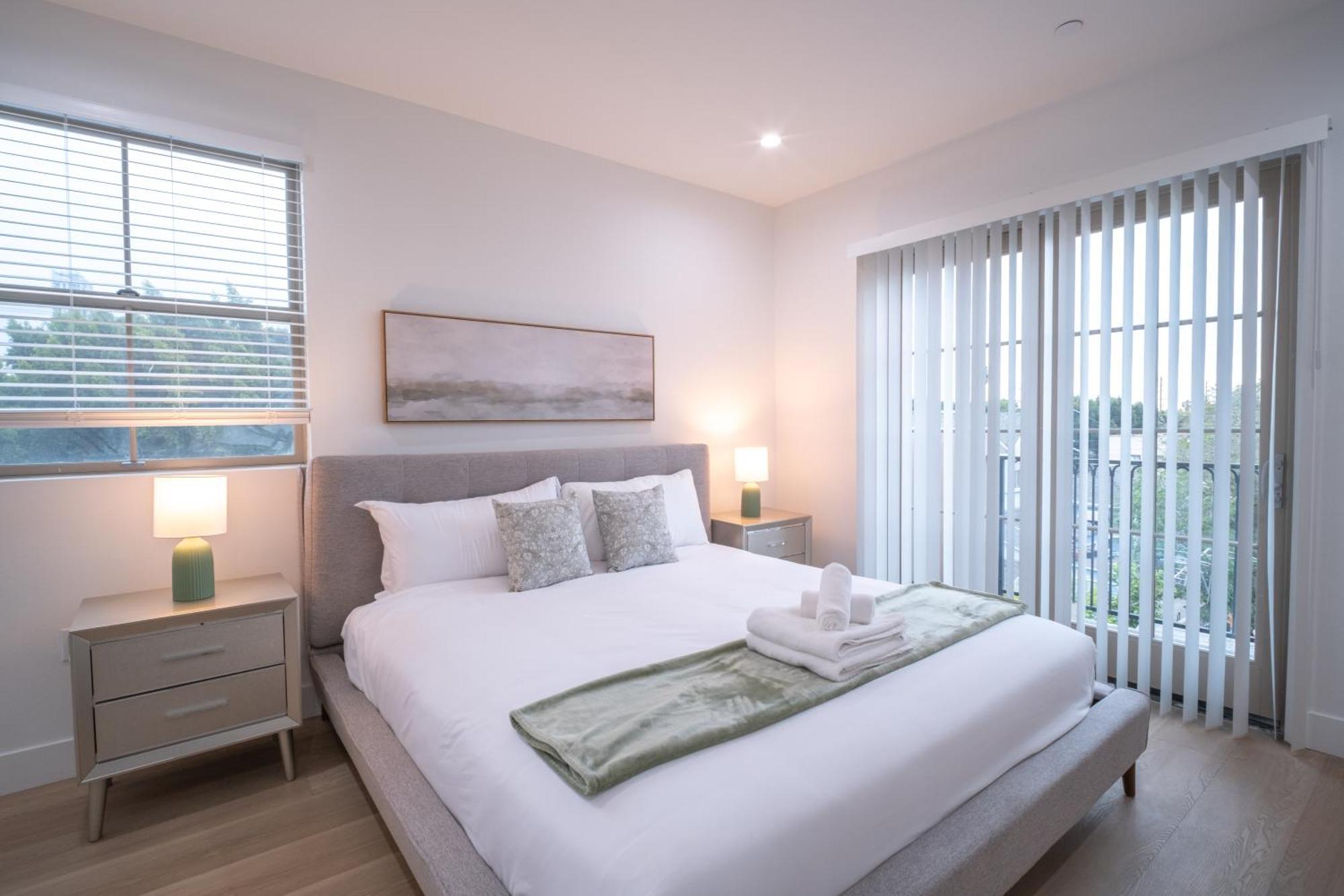 Stylish Private By Downtown La Guest house *