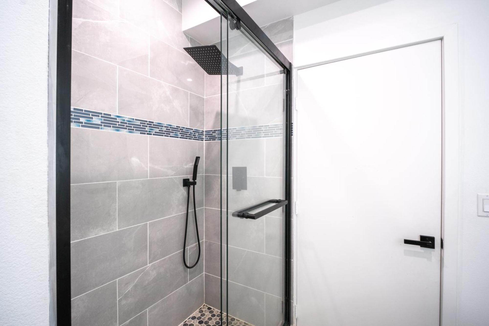Stylish Private By Downtown La Guest house *
