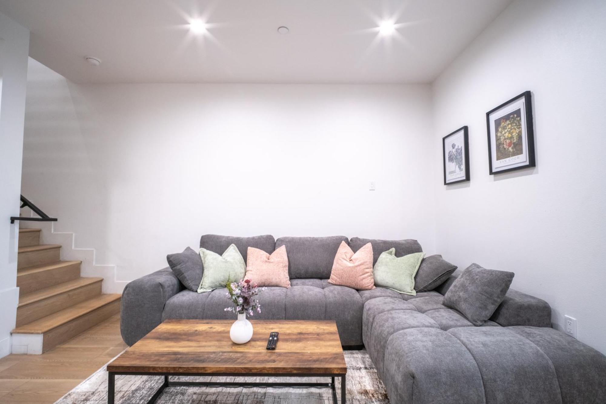Stylish Private By Downtown La Guest house