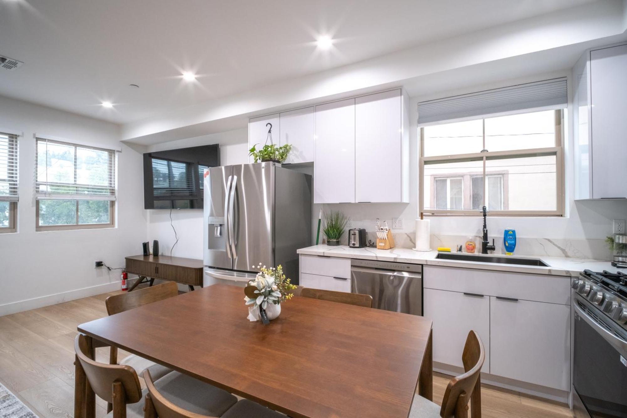 Stylish Private By Downtown La Guest house