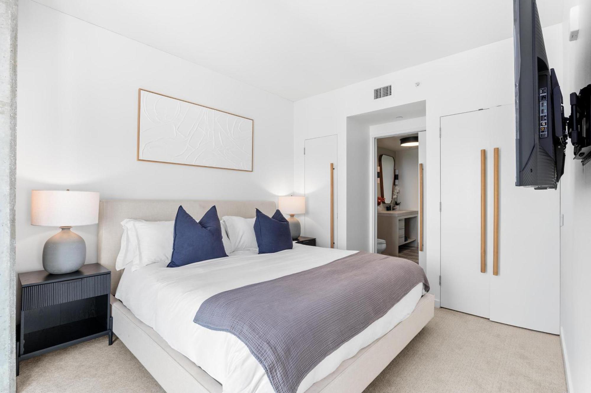 Apartment Rooftop Pool Modern 2br, 2ba - Panoramic Hollywood Views