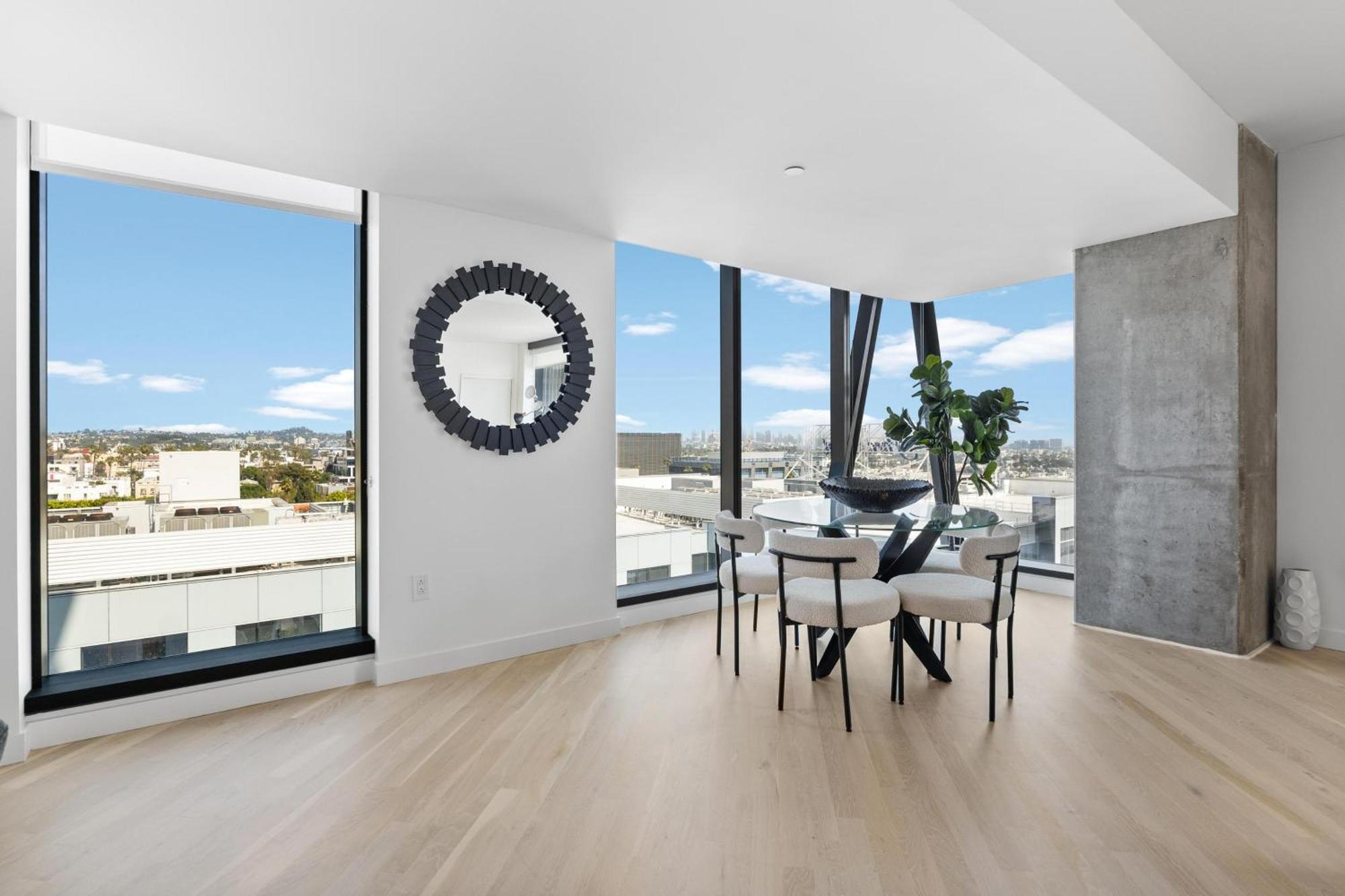 Rooftop Pool Modern 2br, 2ba - Panoramic Hollywood Views Apartment