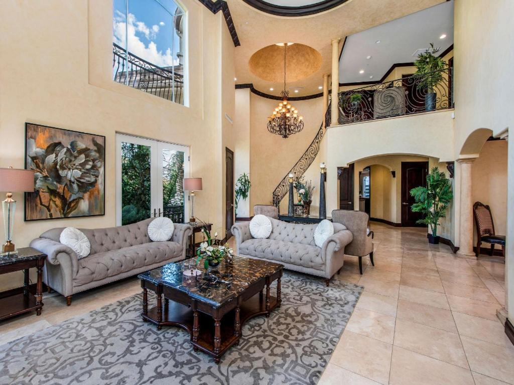 Villa Robmar Mansion