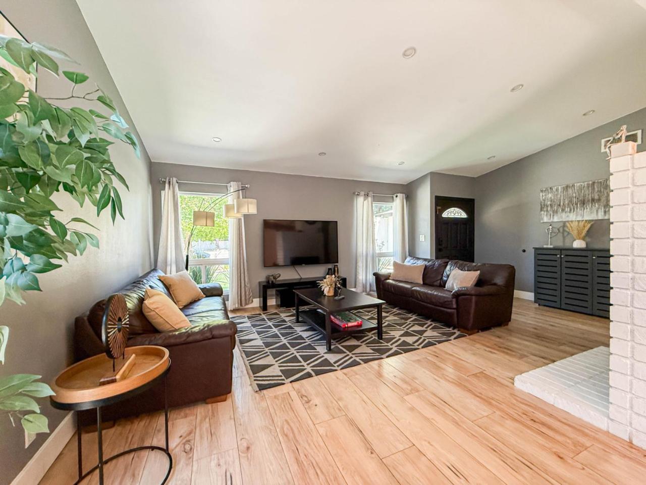 Lovely 4br Family Haven With Pool And Backyard -fal-uc Holiday home *