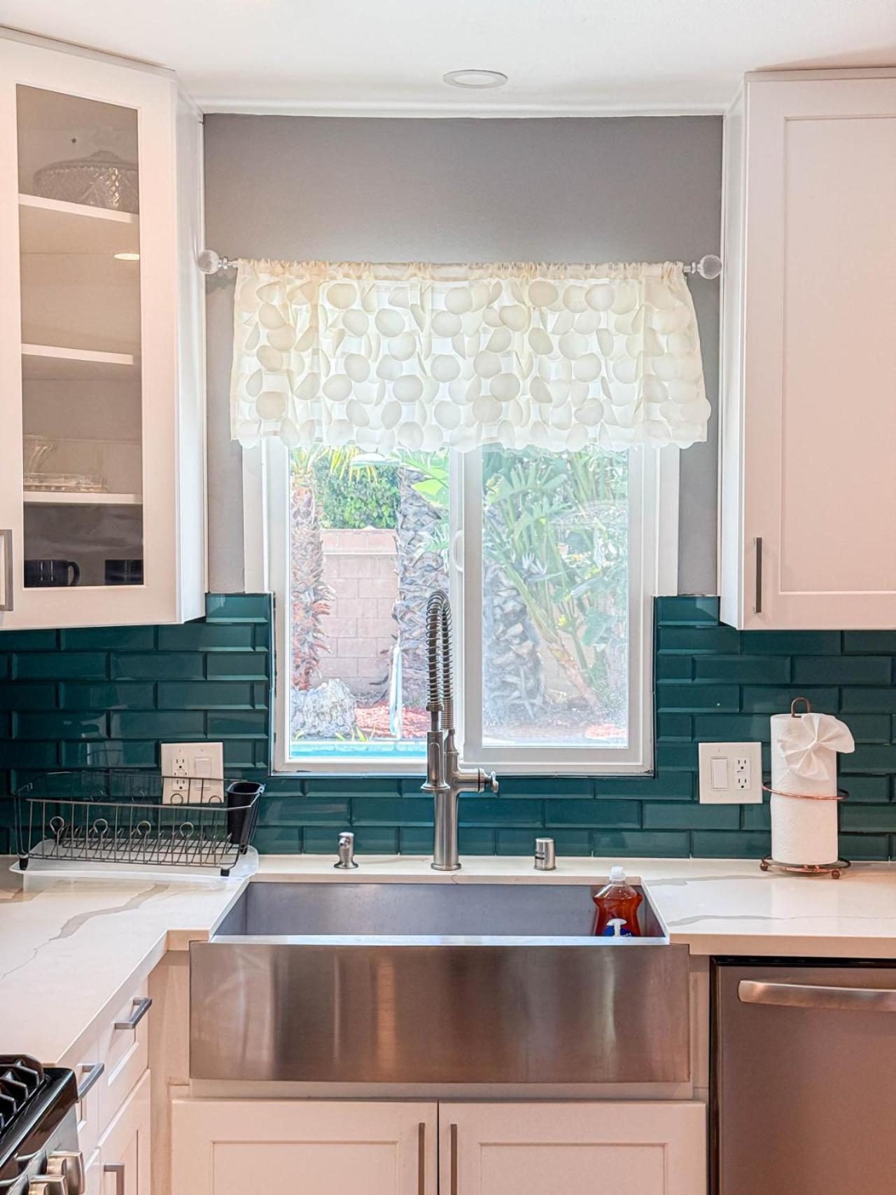 Lovely 4br Family Haven With Pool And Backyard -fal-uc Holiday home Los Angeles
