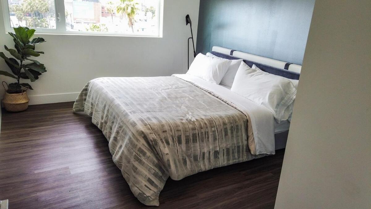Penthouse 2 Bedroom With Hollywood Sign View! Aparthotel Los Angeles