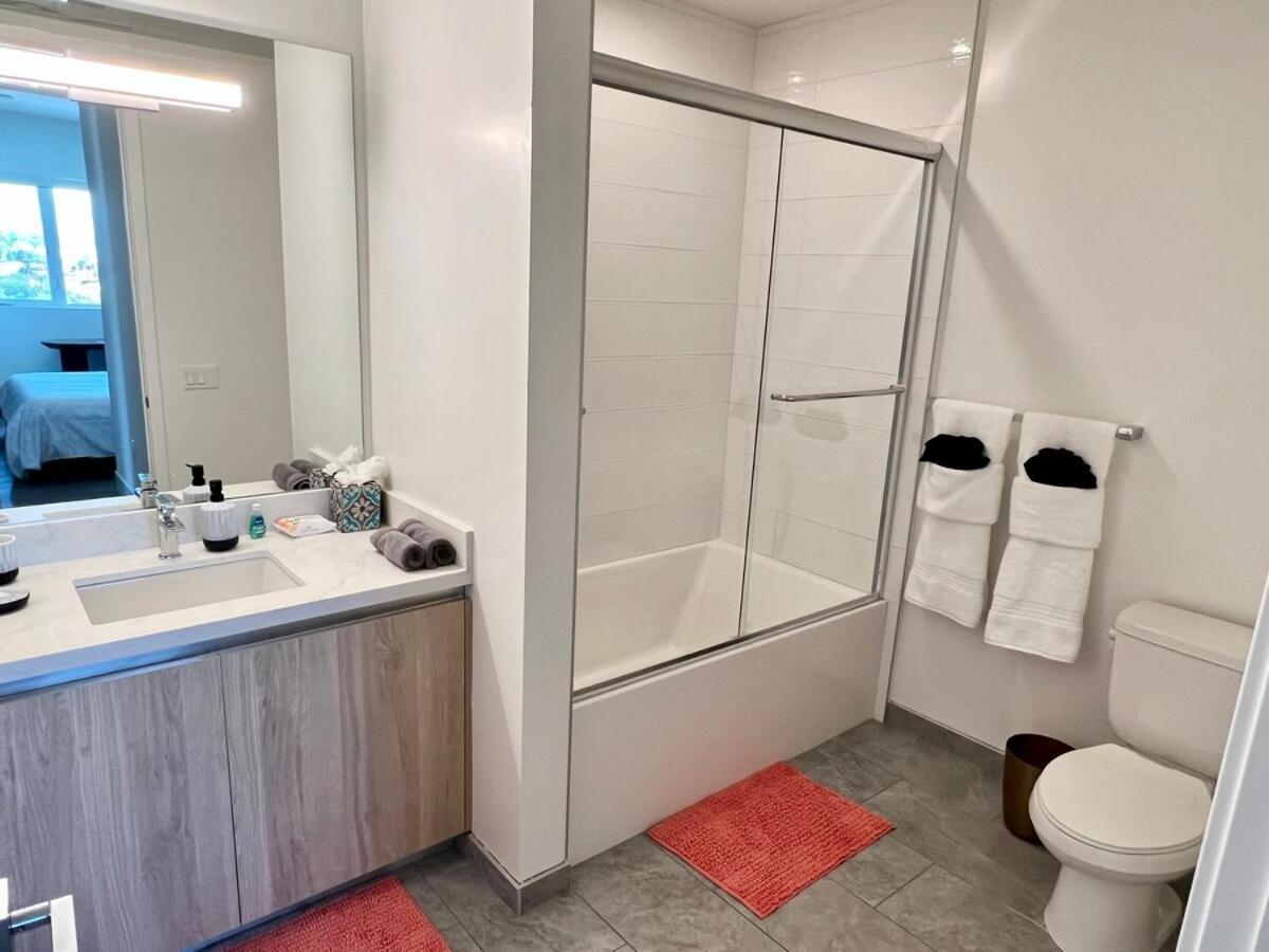 Aparthotel Penthouse 2 Bedroom With Hollywood Sign View! *