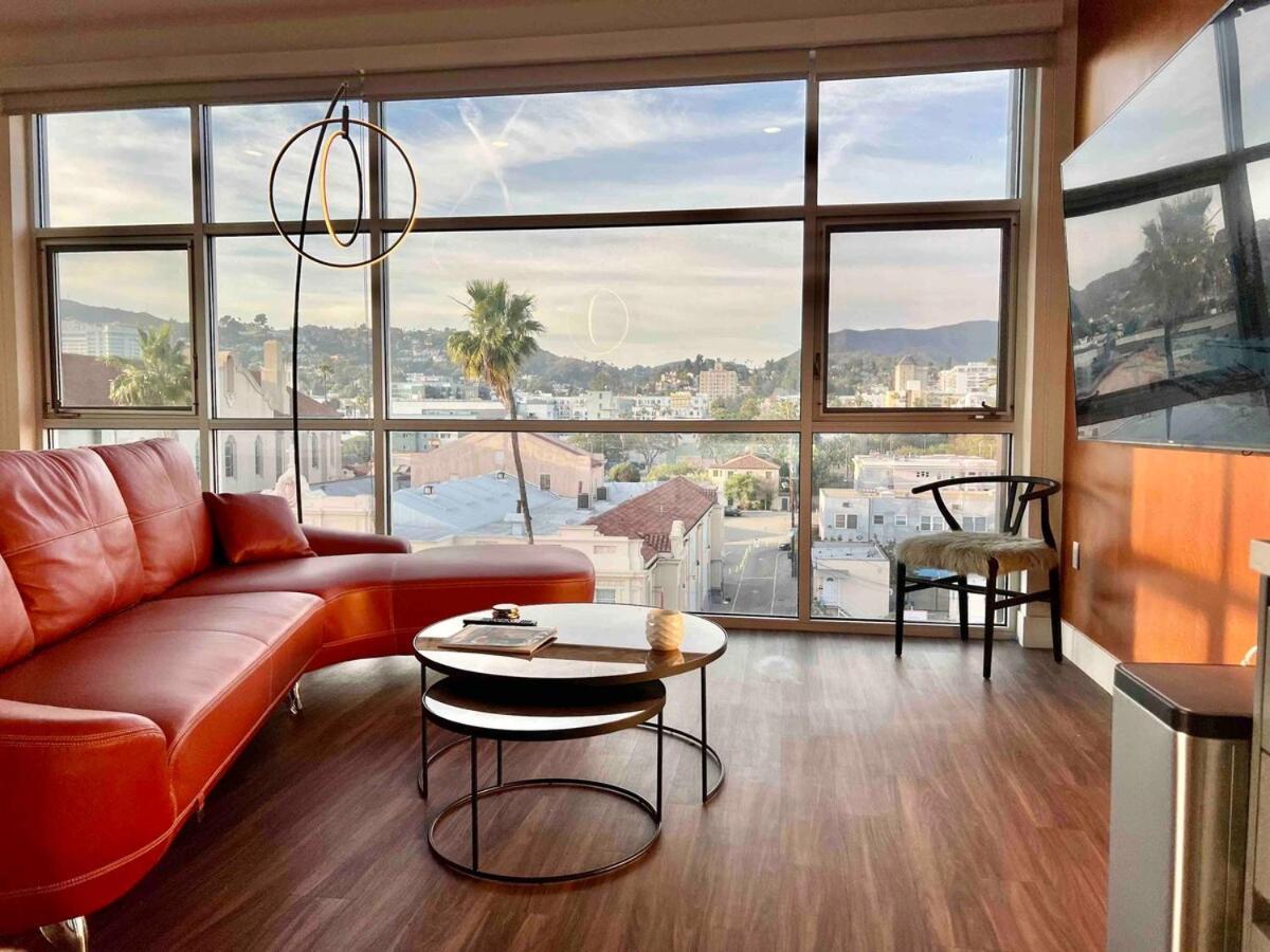 Penthouse 2 Bedroom With Hollywood Sign View! Aparthotel