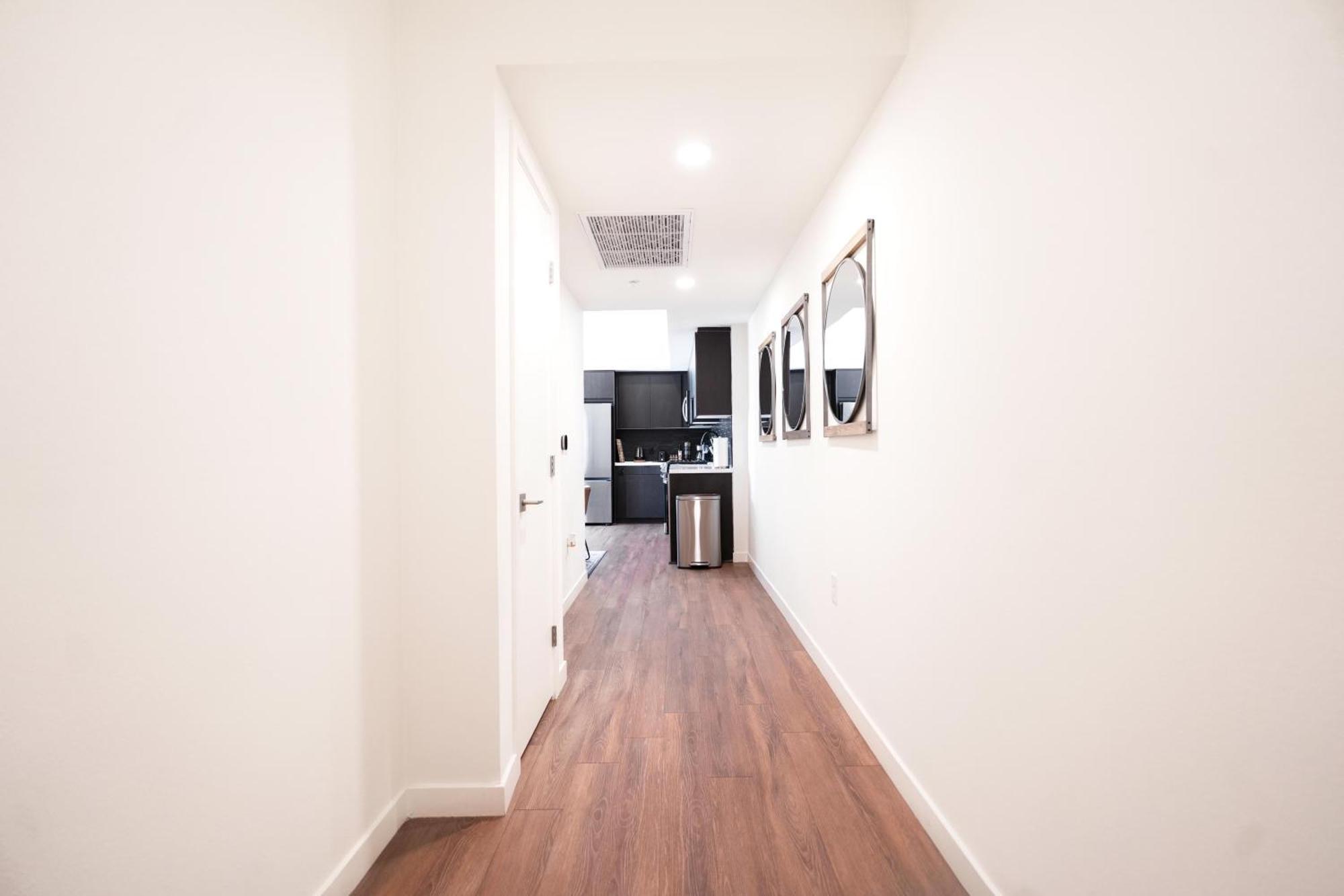 The Hollywood Highline 2 Bed With Free Parking In Hollywood Apartment