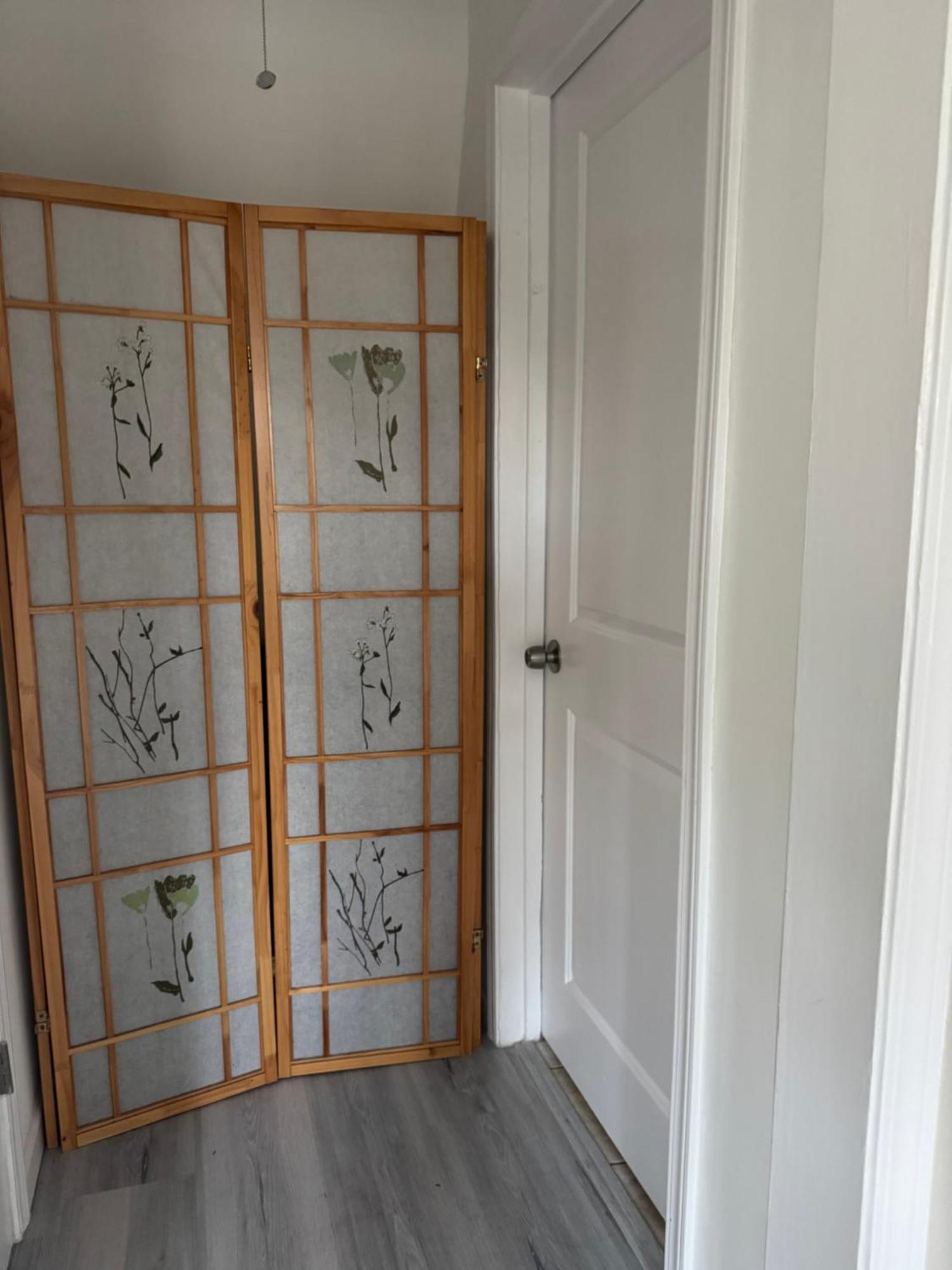 Walk Of Fame 1 Bedroom With Shared Bathroom And Kitchen * Los Angeles