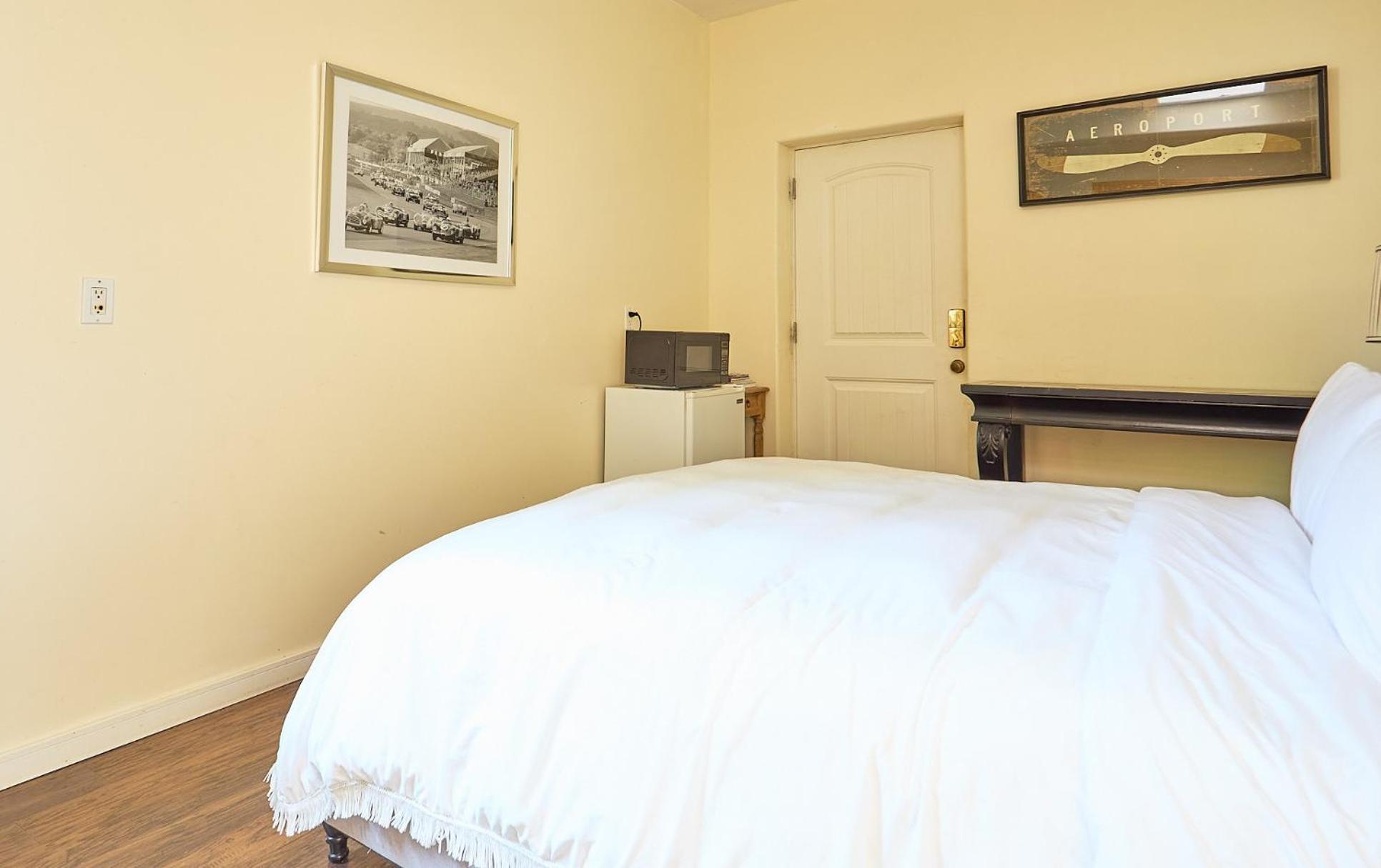 Beverly Hills Spanish Homestay Los Angeles