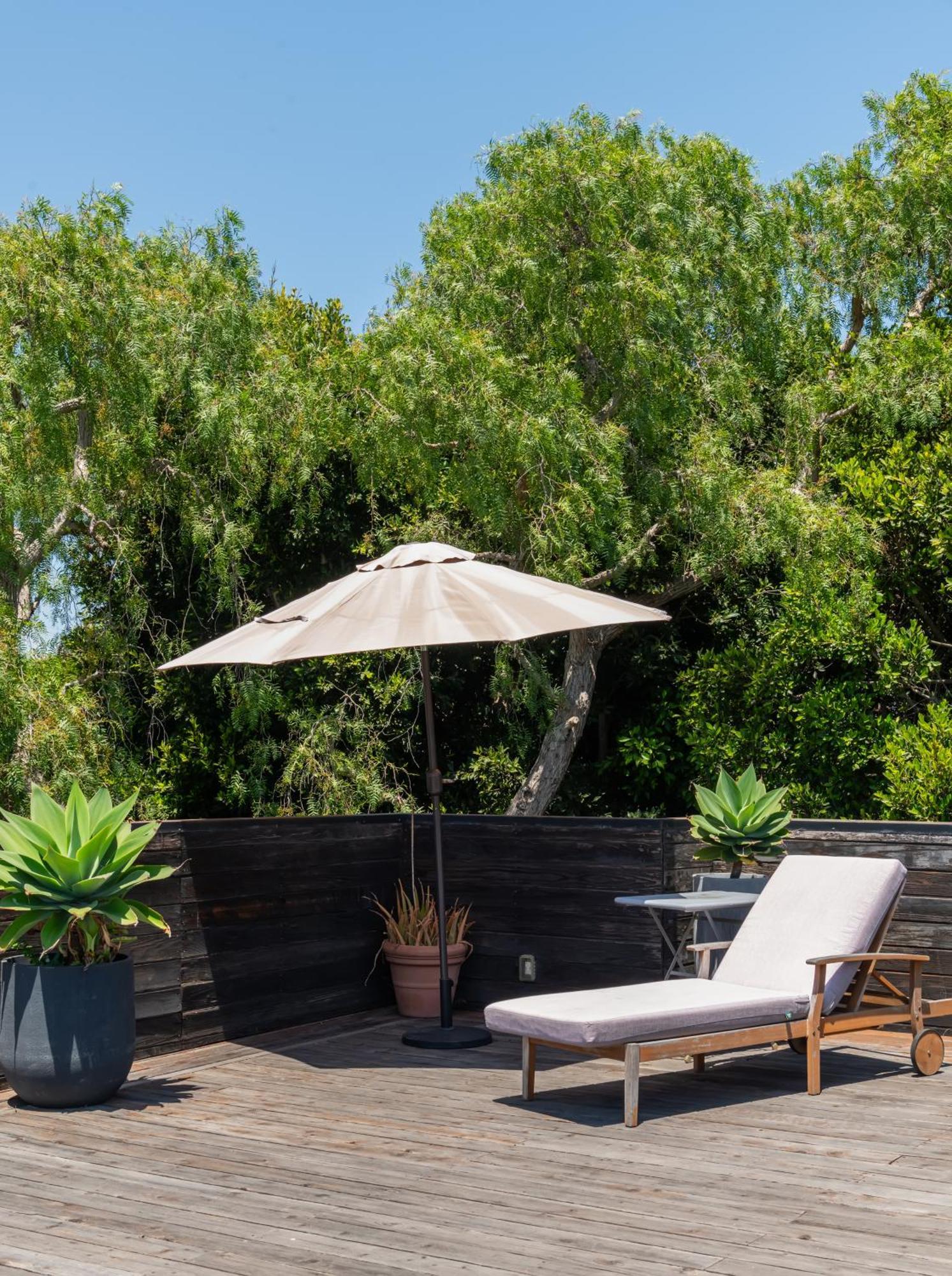 Venice Two Bedroom Rooftop House With Parking