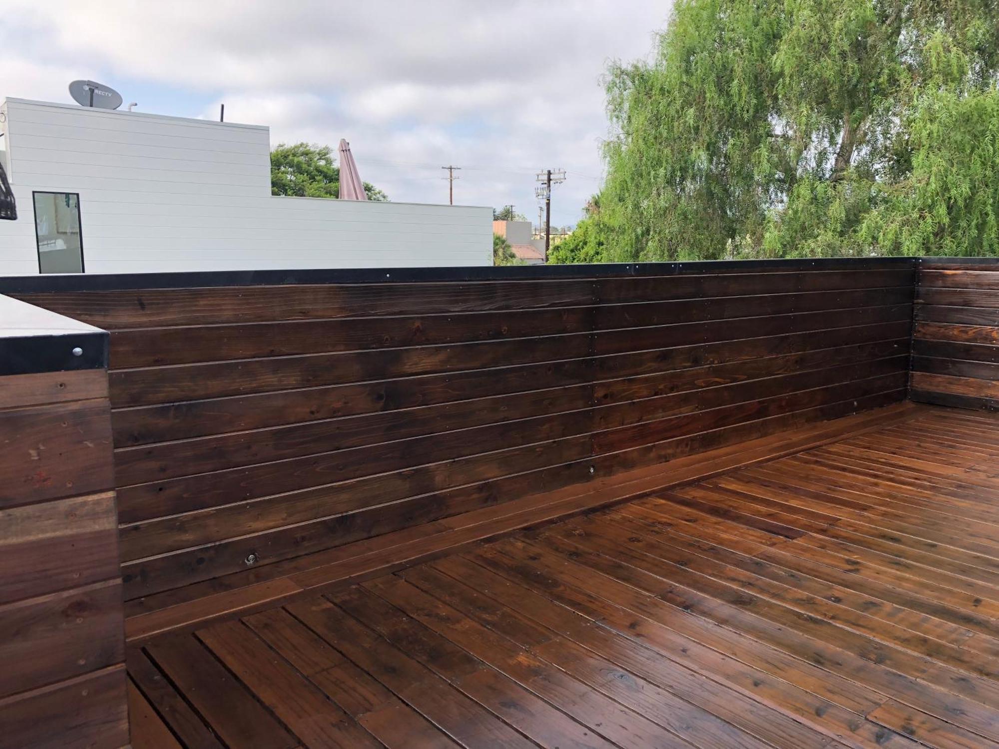 Venice Two Bedroom Rooftop House With Parking * Los Angeles