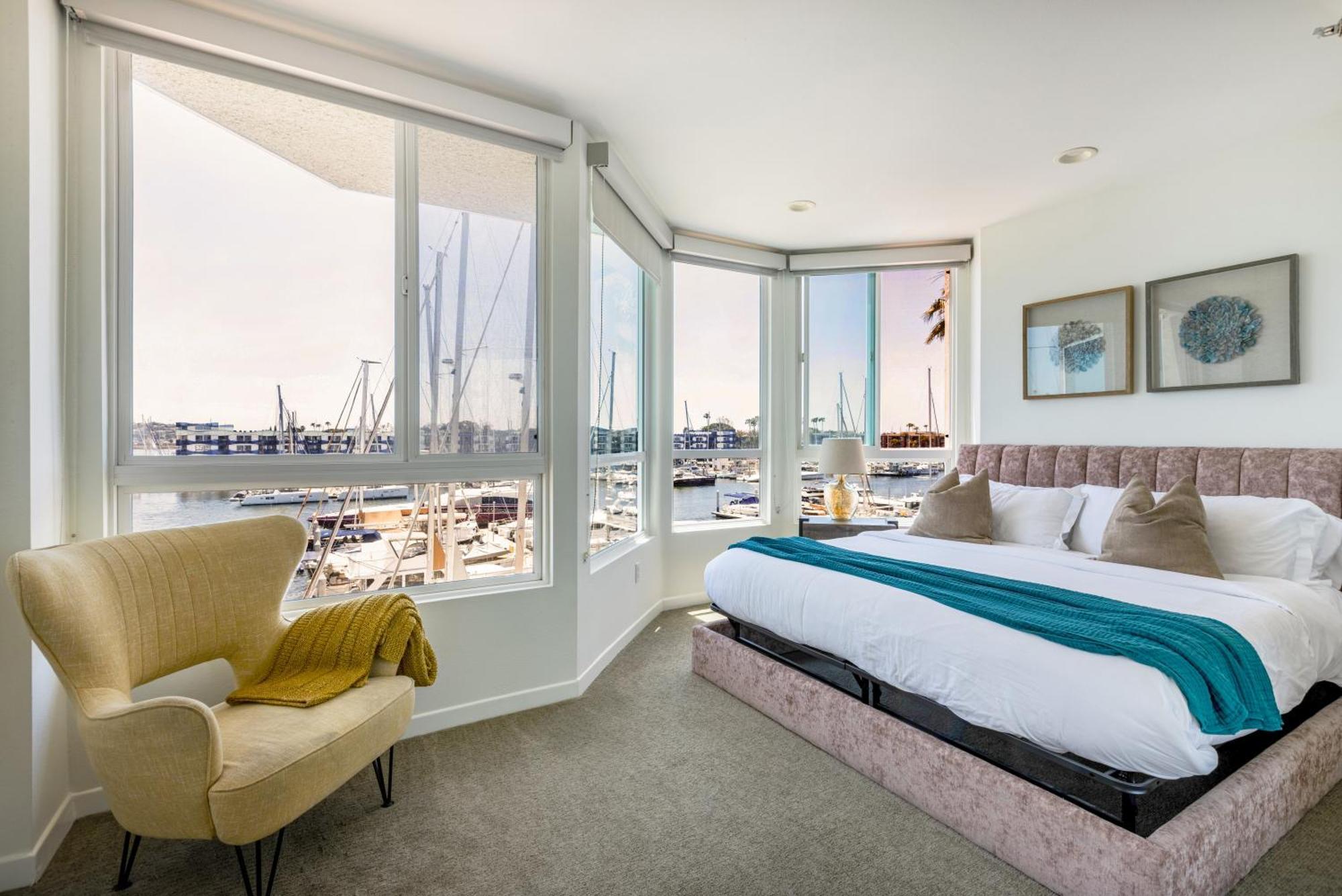 Waterfront 2br Duplex Stunning Marina Views Apartment Los Angeles