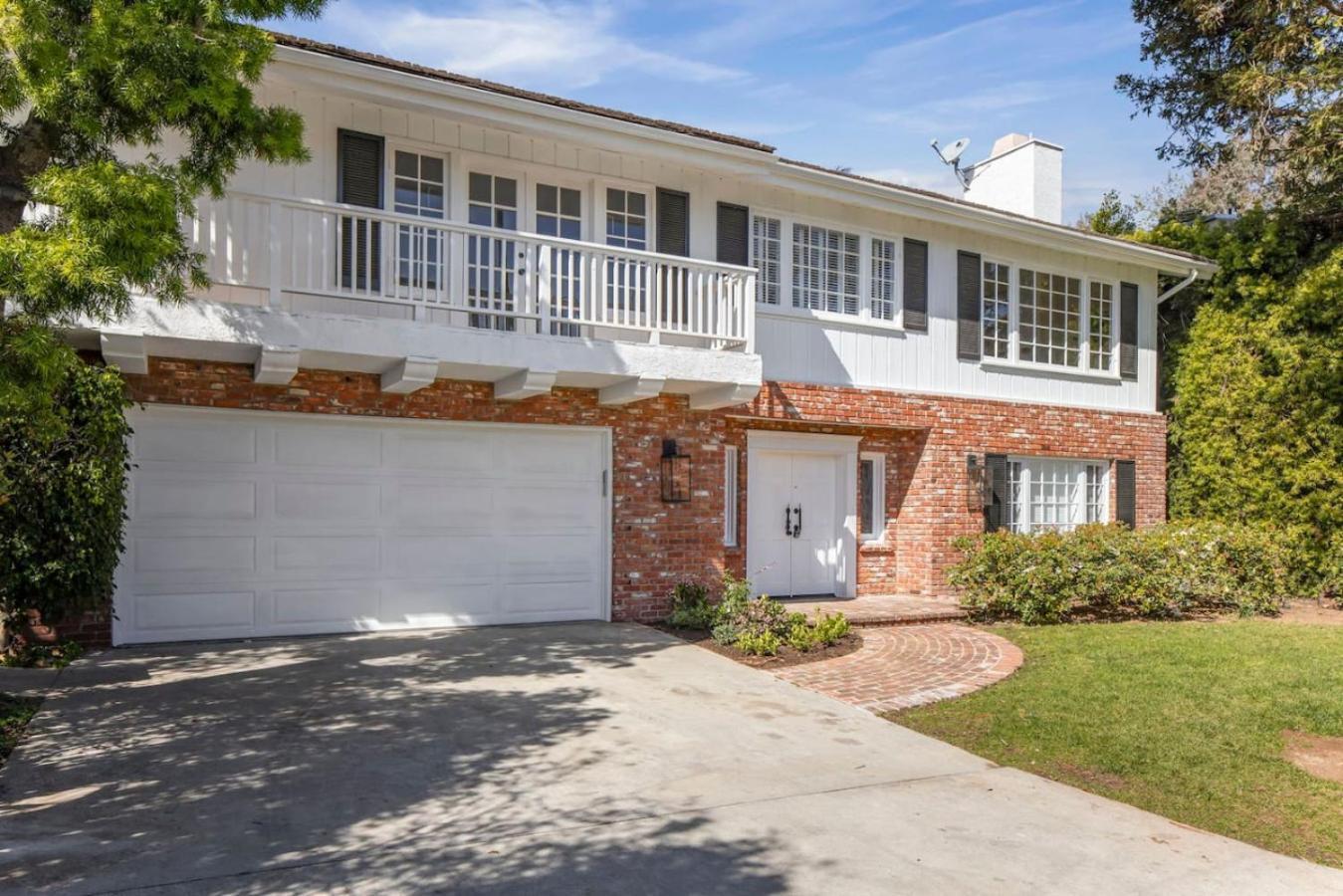 Coastal Luxury In Pacific Palisades Month Los Angeles