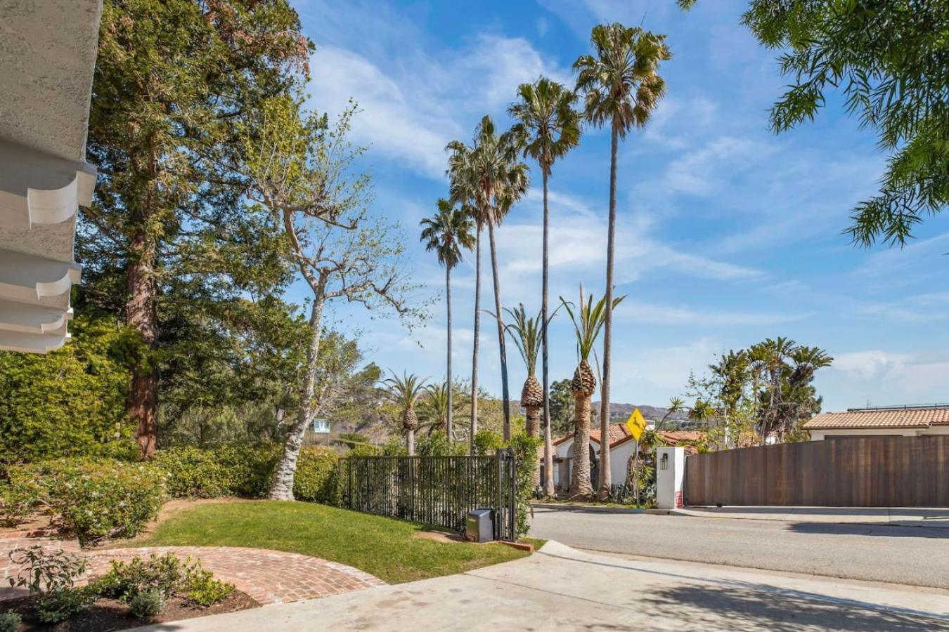 Coastal Luxury In Pacific Palisades Month Holiday home