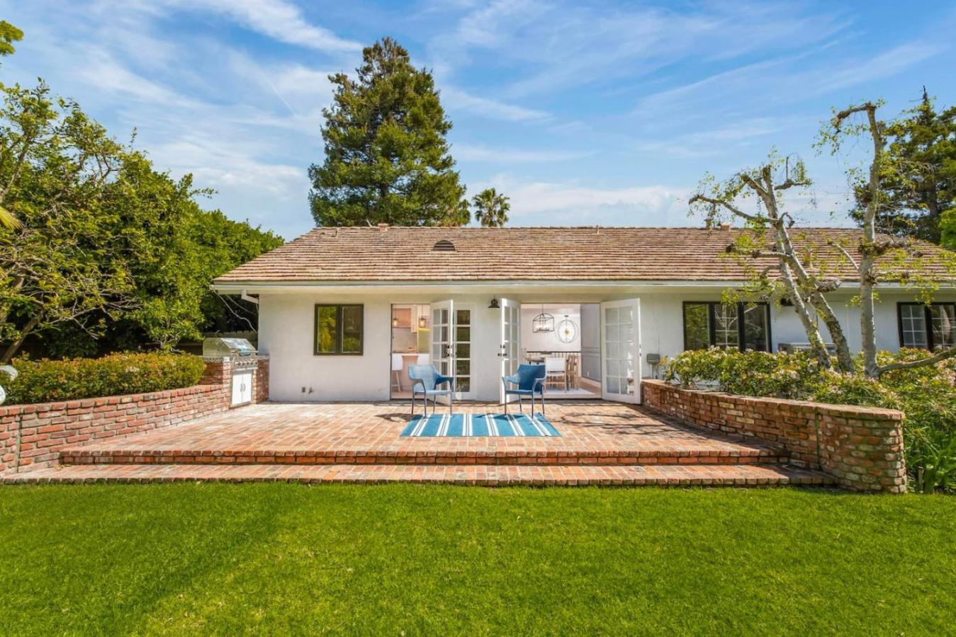 Coastal Luxury In Pacific Palisades Month *