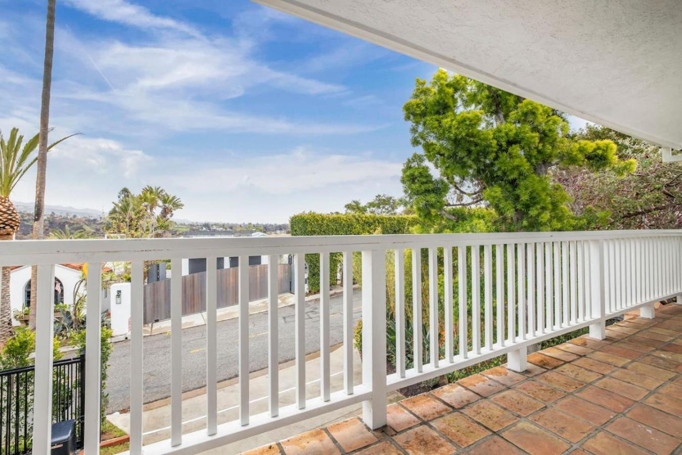 Coastal Luxury In Pacific Palisades Month Los Angeles