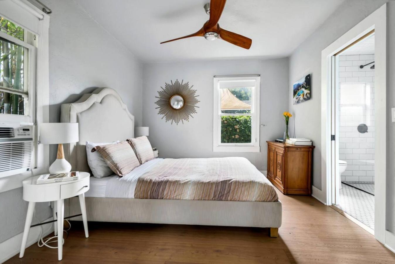 Coastal Charm Gated Venice Holiday home