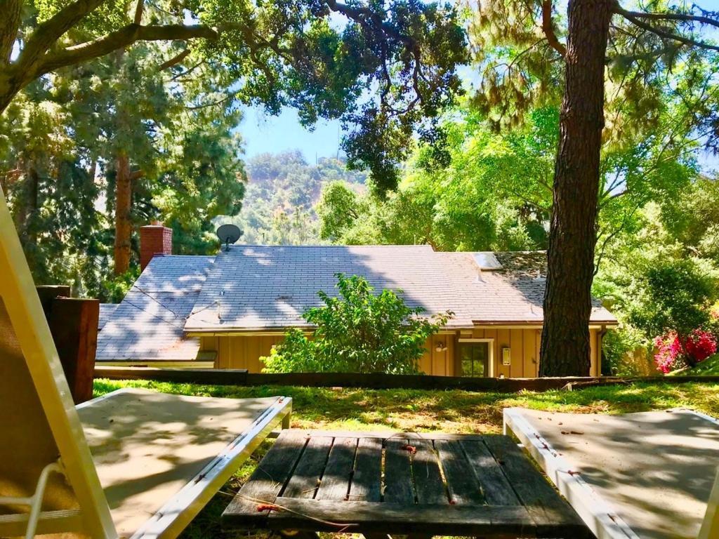 Hollywood Hills Retreat With Jacuzzi Style Tub, Steam Room, Tree-top Views Garden Patio
