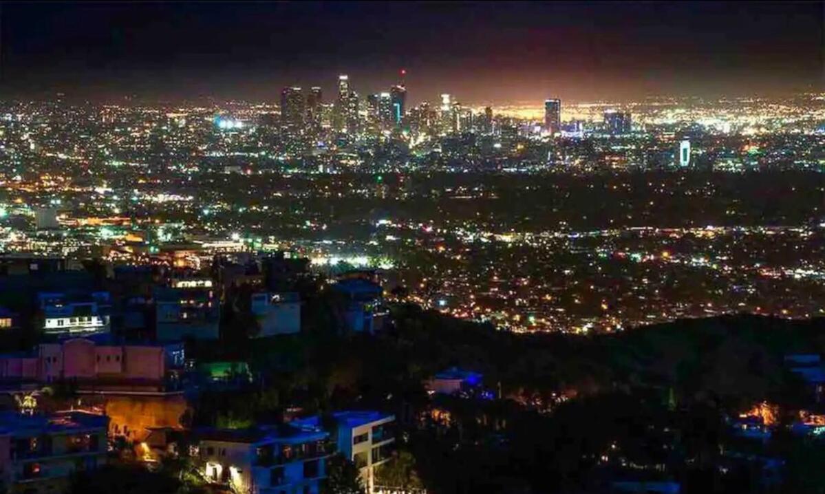 Hollywood Hills Retreat With Jacuzzi Style Tub, Steam Room, Tree-top Views Garden Patio *