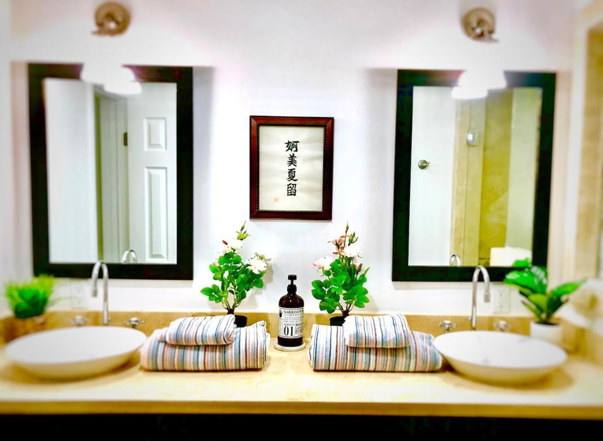 Hollywood Hills Retreat With Jacuzzi Style Tub, Steam Room, Tree-top Views Garden Patio Los Angeles